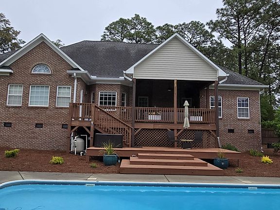 2nd image of 810 Central Dr