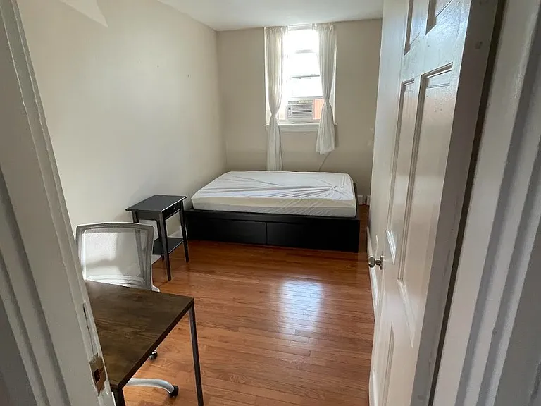 452 Park Dr — Photo 4