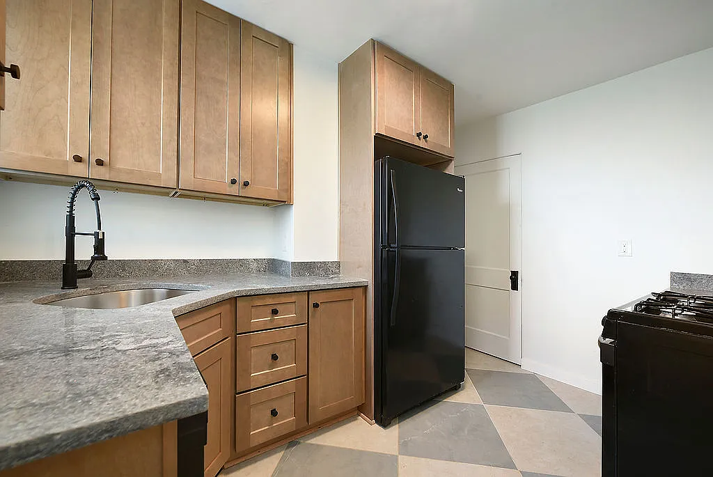 2 bed, 1000 sqft, $1,400 — Photo 4