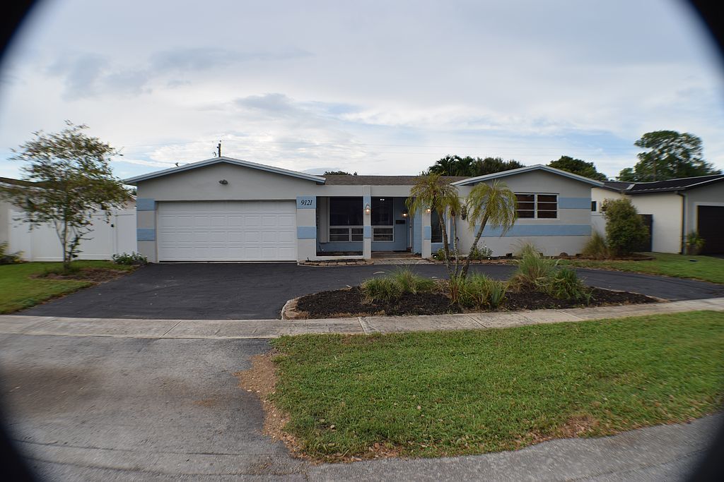 9121 SW 54th Pl - Property Image