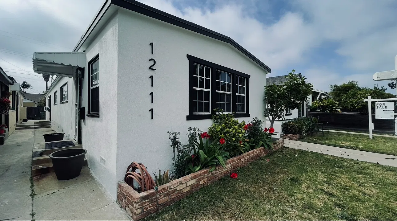 12111 Culver Blvd — Photo 3