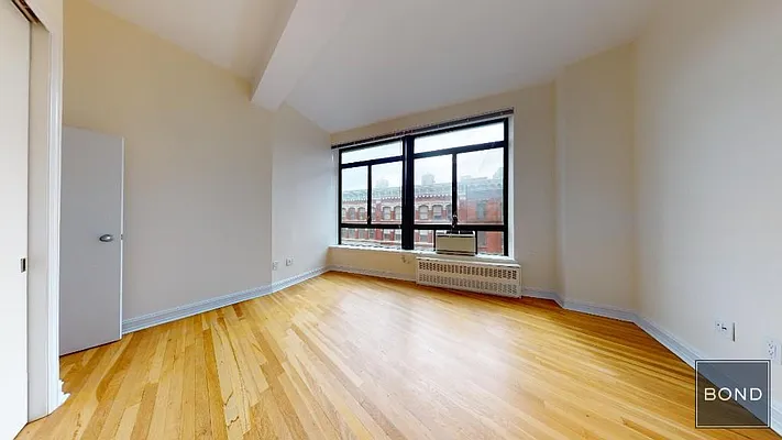 Rented by Bond New York | media 19