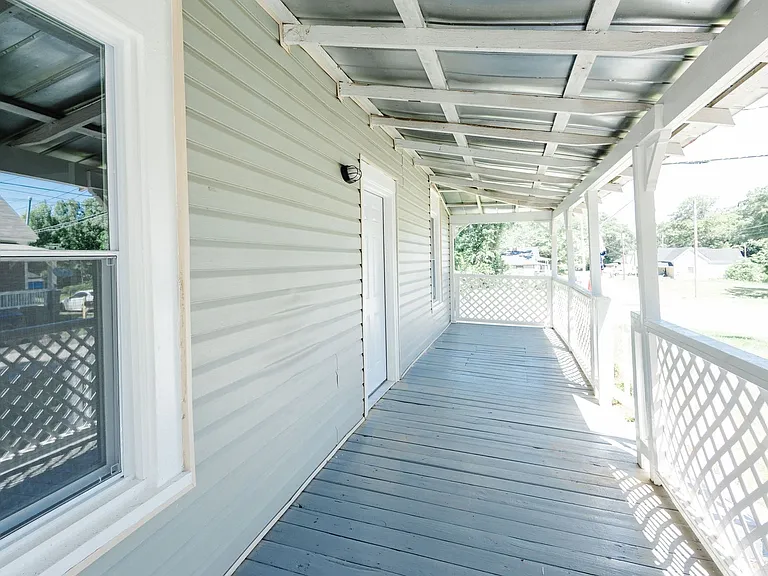 732 Williams St — Photo 4