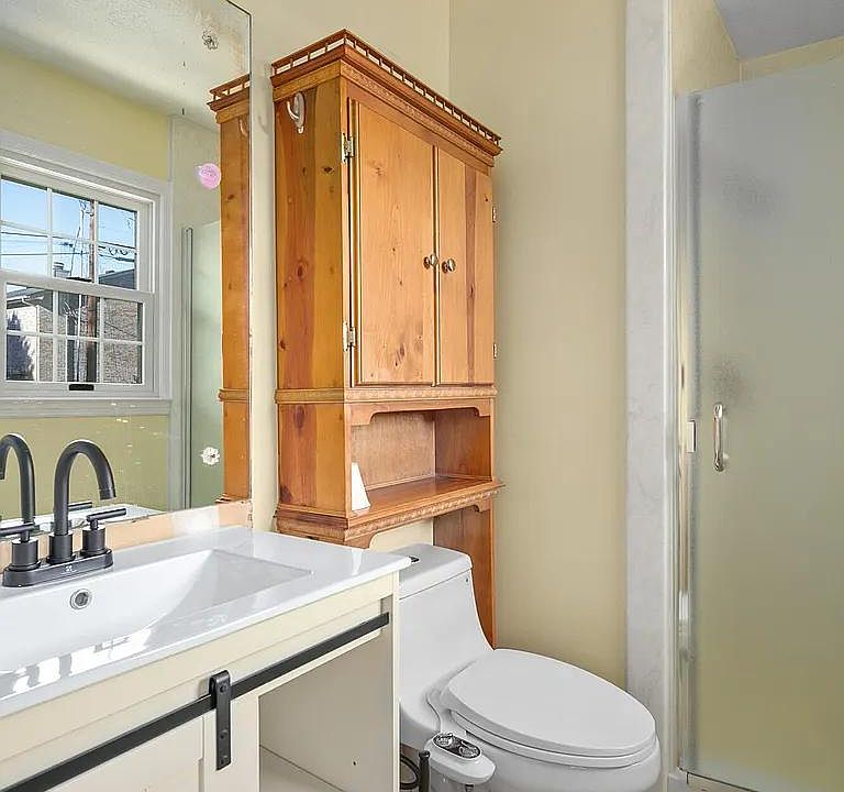 1st image of 3813 Dicksonia Dr