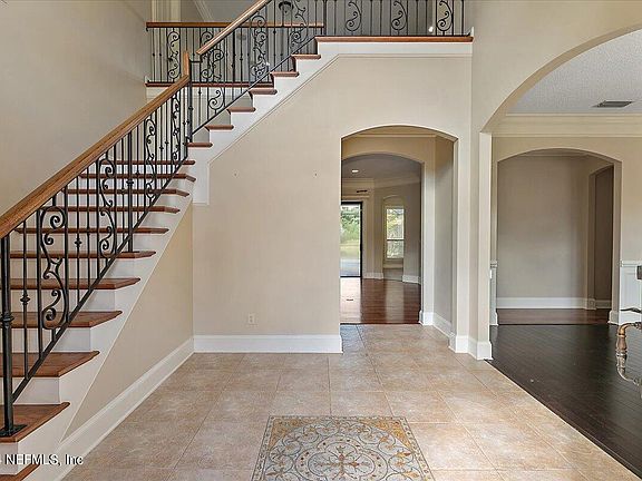 5th image of 205 MANUEL Court