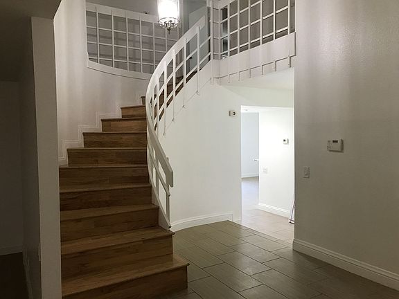 4th image of 2890 Brockington Dr