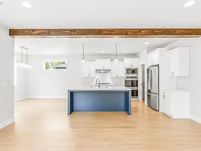47 S 39th Dr — Photo 10