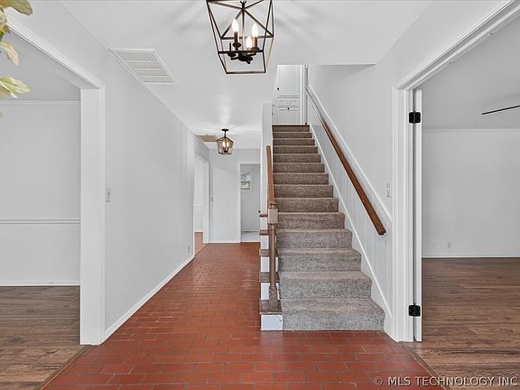 4th image of 2612 SE Quail Pl
