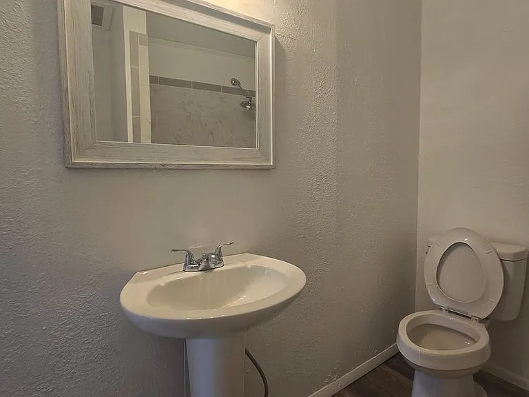 920 W Farrall St — Photo 23