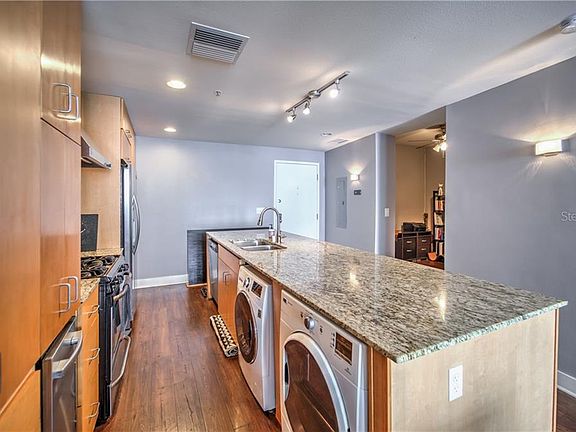 5th image of 1120 E Kennedy Blvd Unit 1528