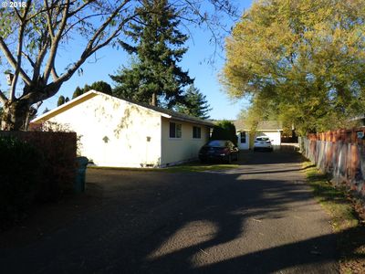 7437-7439 SE Center St, Portland, OR, 97206