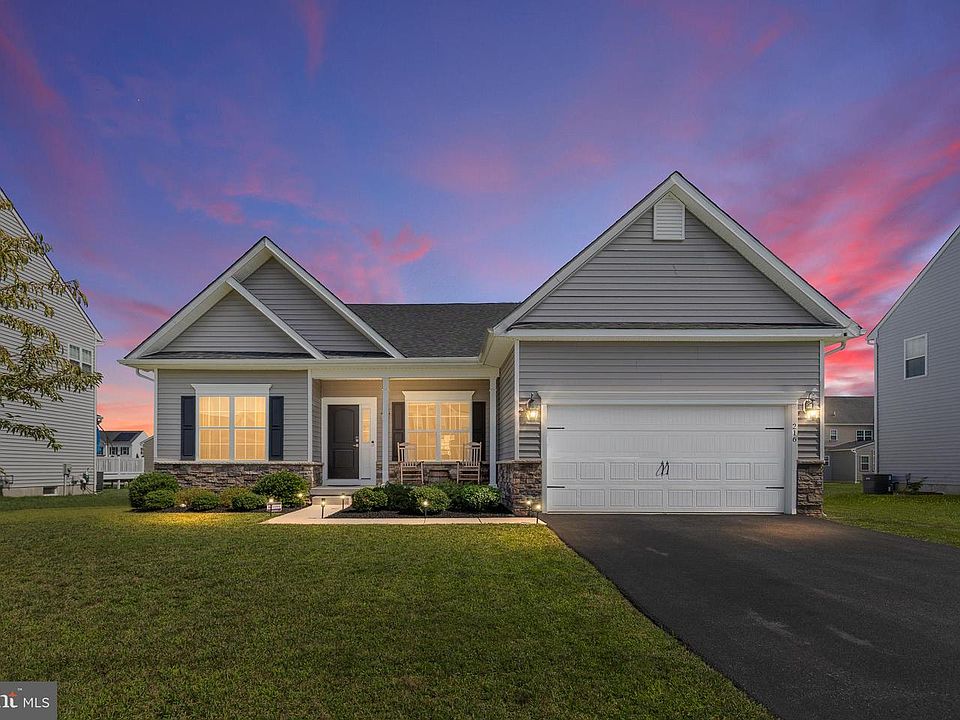 1st image of 216 Buckeye Ln