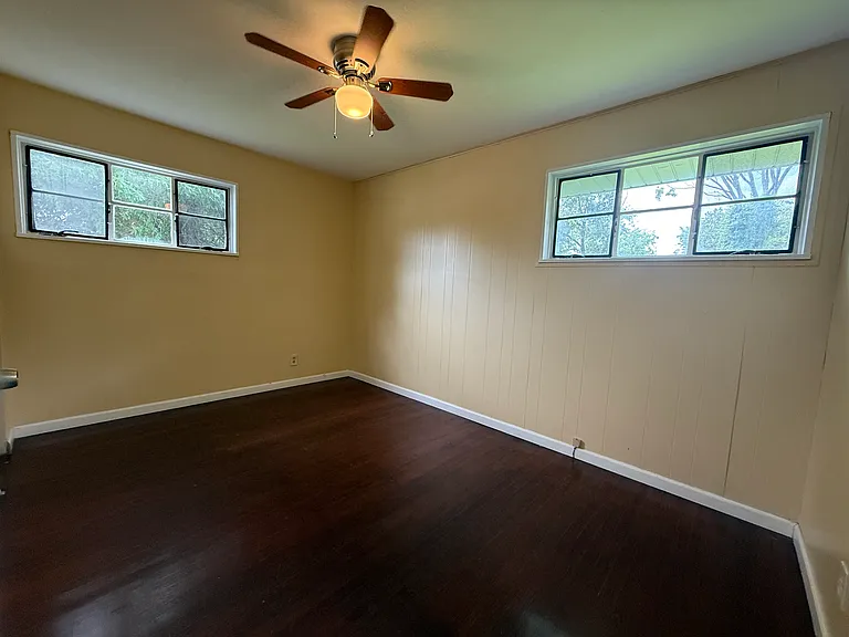 7727 Paddington Dr — Photo 13