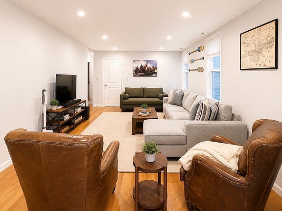 3rd image of 28 Monument St #2