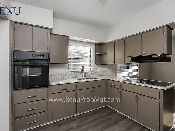 2nd image of 2223 Fontainebleau Dr