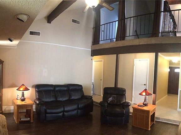 5th image of 1101 Oakwood Dr