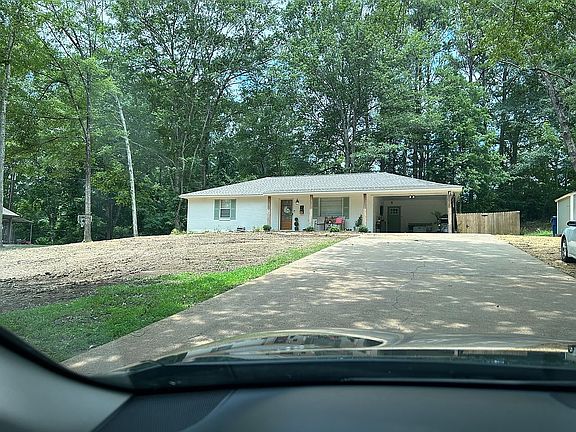 3rd image of 202 Benford Dr