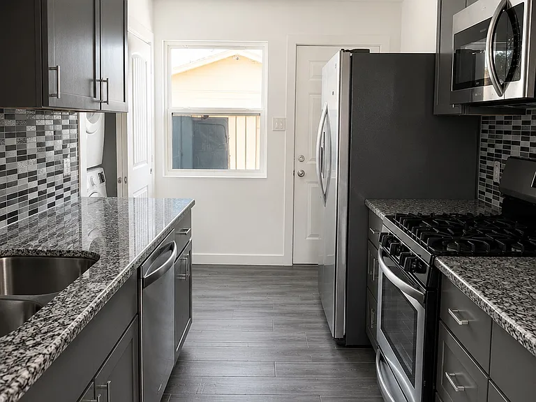 720 E Montecito Ave #2 — Photo 3