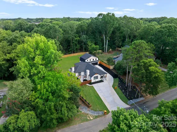 6326 Cedar Croft Dr, Charlotte, NC 28226