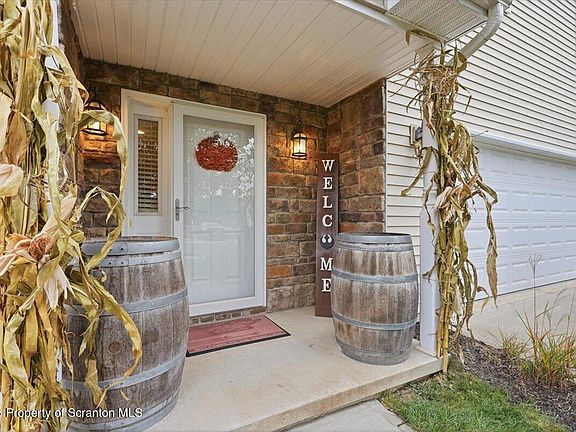 4th image of 324 N Shadow Wood Cir