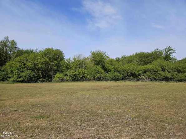 73763 Coon Creek Rd, Armada, MI 48005