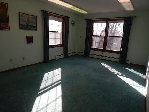 4th image of 555 N 119th St
