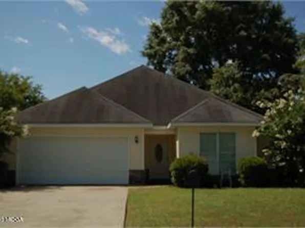 206 Laurel Woods Dr, Warner Robins, GA 31088