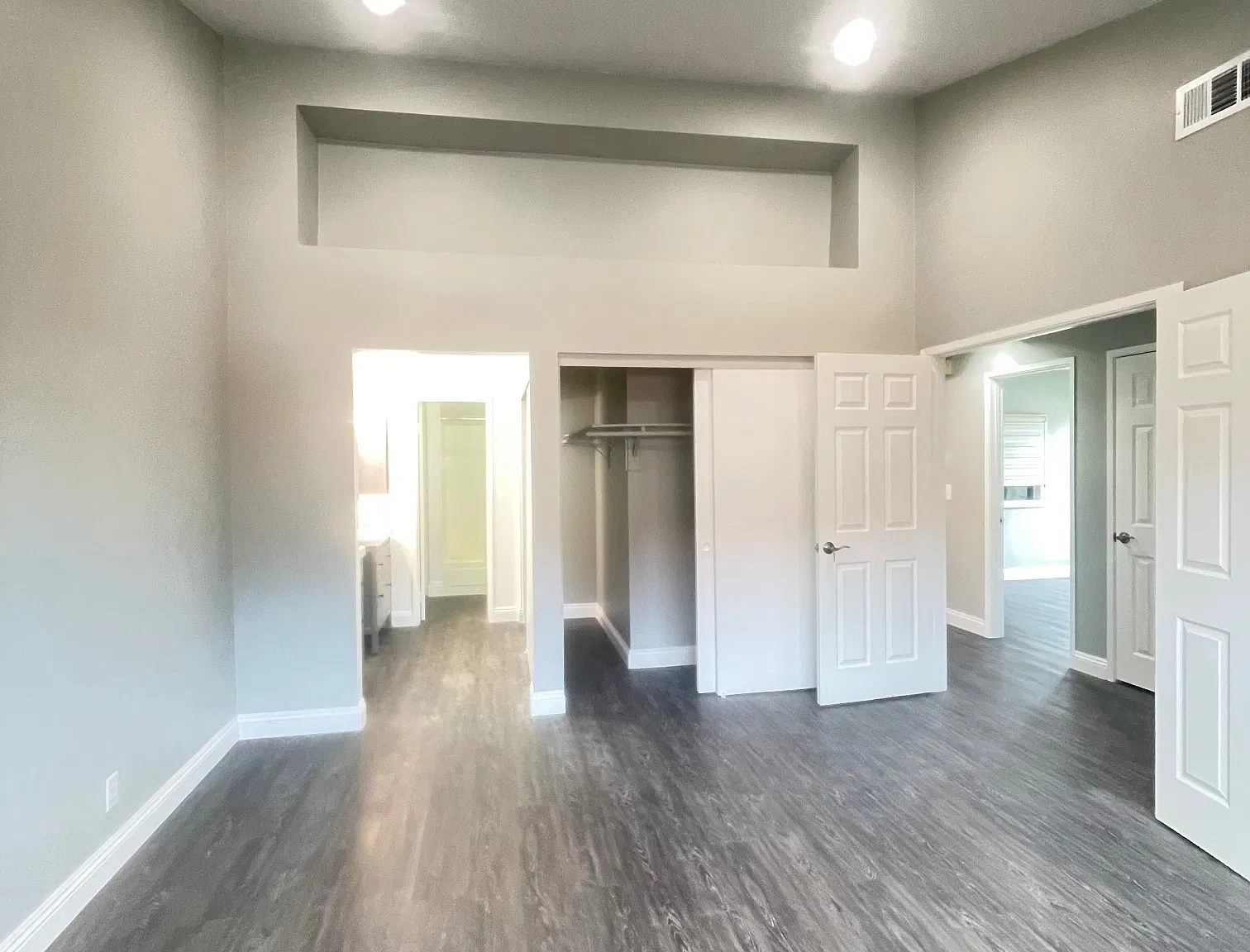 3 bed, 1402 sqft, $1,200 — Photo 1