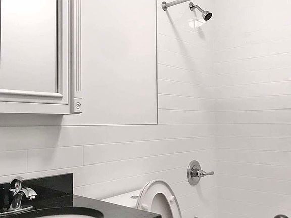 5th image of 136 Orchard St APT 9