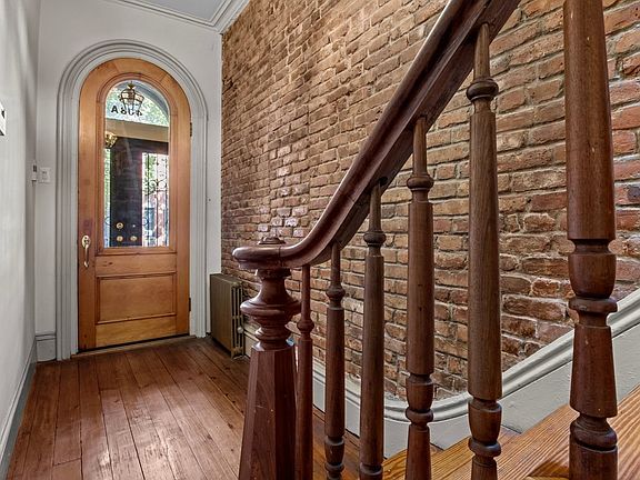 3rd image of 408A Sackett St