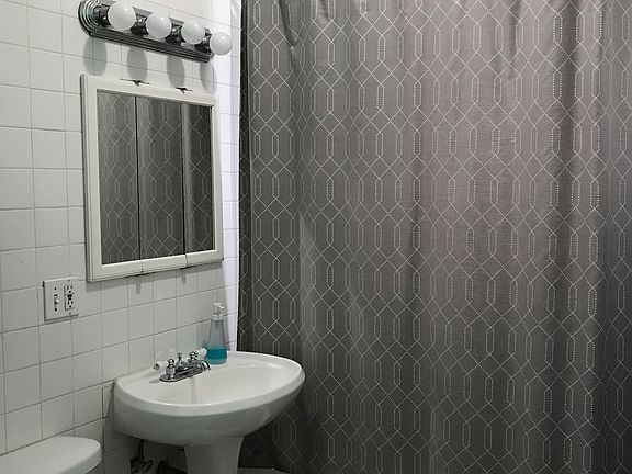 5th image of 3939 N Seeley Ave #1