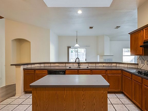3rd image of 5513 Lawnsberry Dr