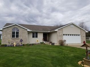 28390 Knief Rd, Rock Falls, IL 61071