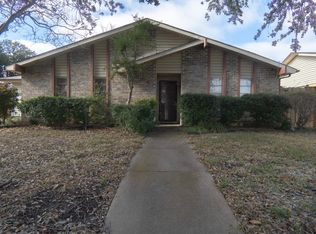 405 Glengarry Dr, Garland, TX 75043