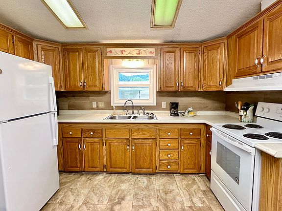 4th image of 164 Maplewood Ln
