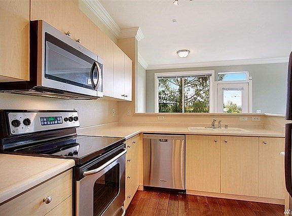 Perfectly appointed kitchen! All stainless appliances and plenty of counter space.