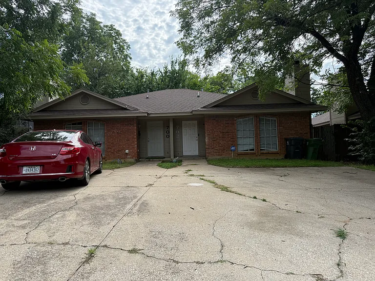 702 Scott Dr — Photo 10
