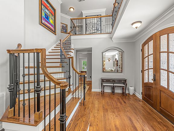 2nd image of 405 Pondview Ct