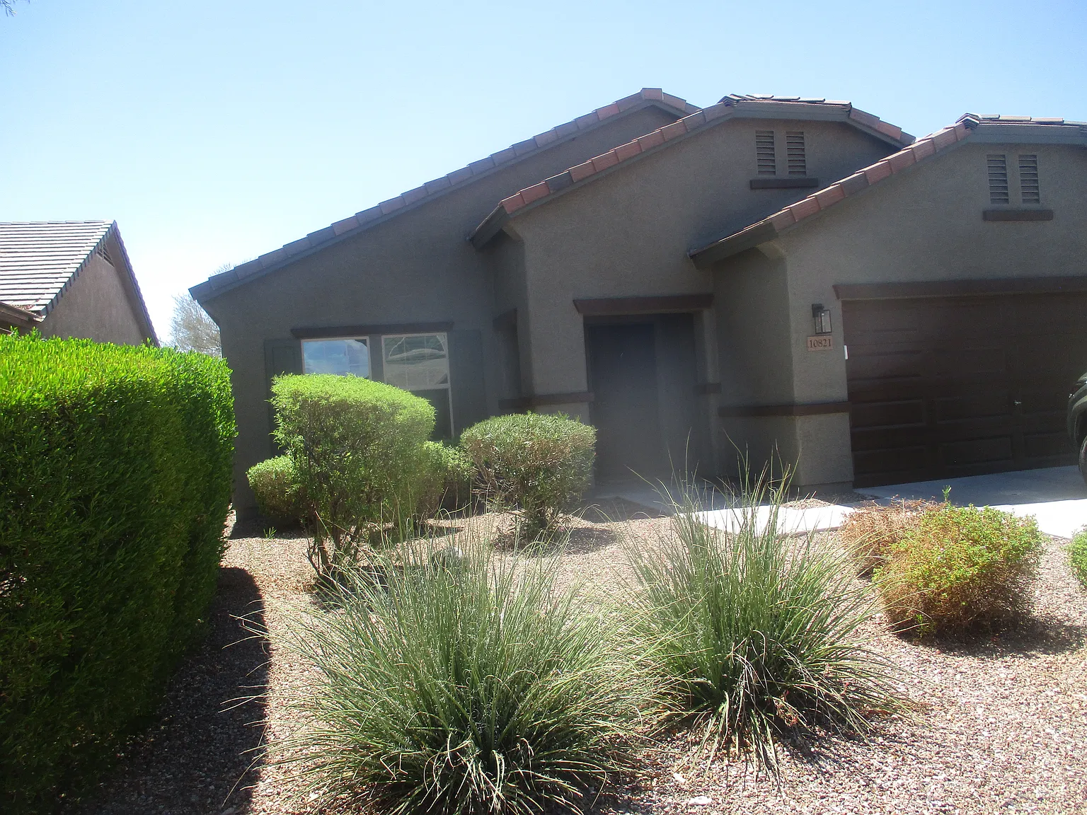4 bed, 1915 sqft, $2,250 — Photo 1