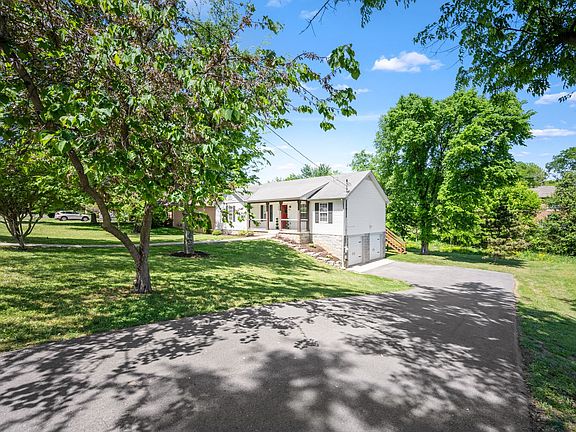 3rd image of 125 Branford Dr