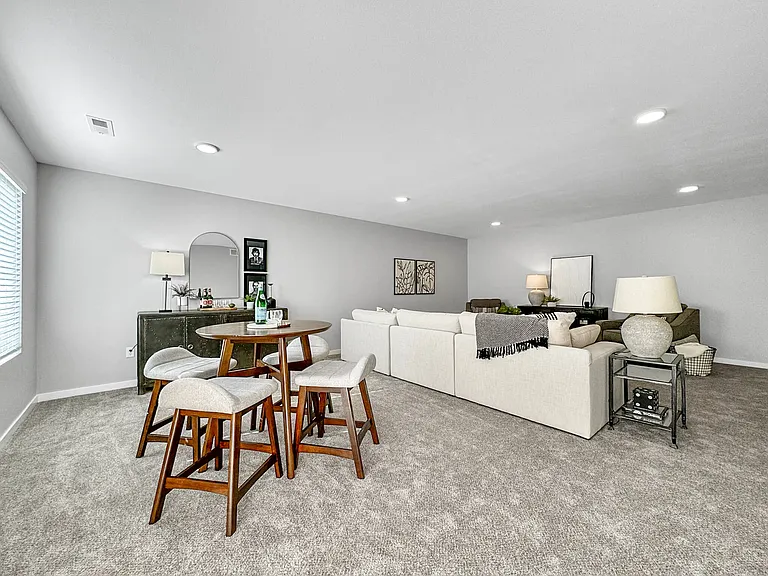 865 NW Sproul Dr — Photo 9