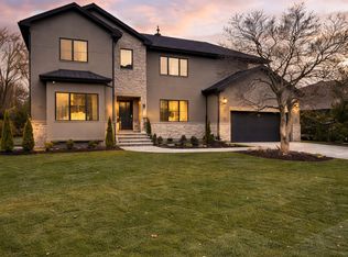 1744 Walnut Cir, Northbrook, IL