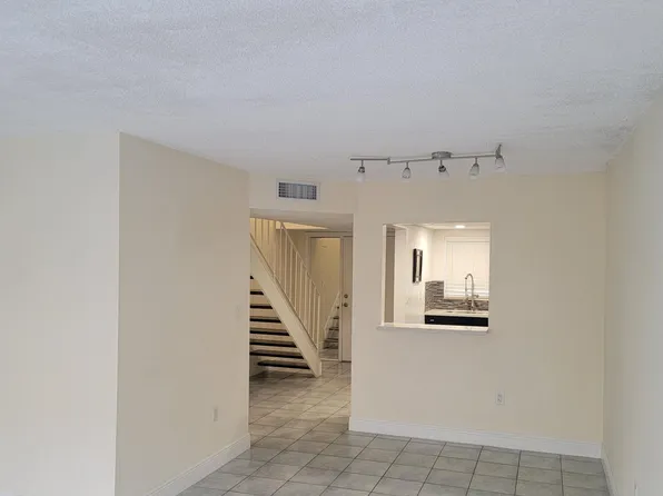 100 NW 87th Ave, Miami, FL