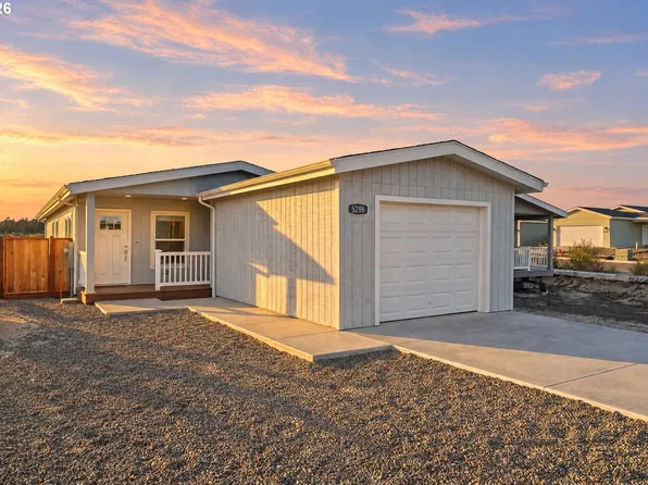 5286 Maple St, Florence, OR 97439
