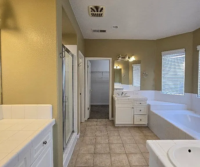 4225 N Del Rey Ave — Photo 24