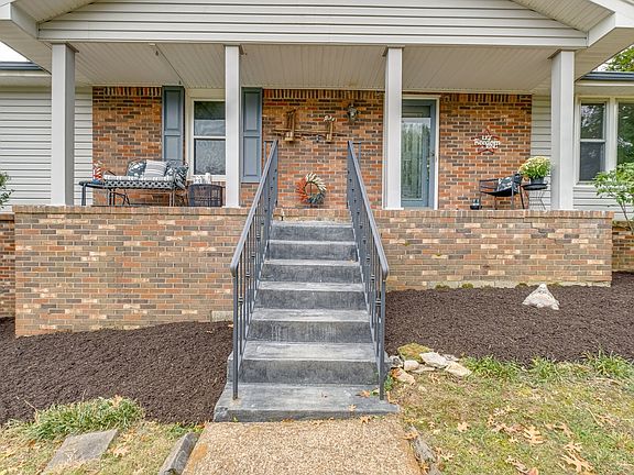 4th image of 109 Burton Pl
