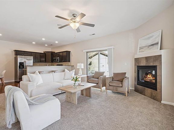 3rd image of 469 Cambria Dr