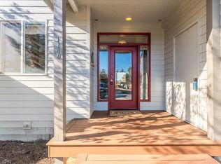 1140 Golden Pheasant Dr, Redmond, OR 97756