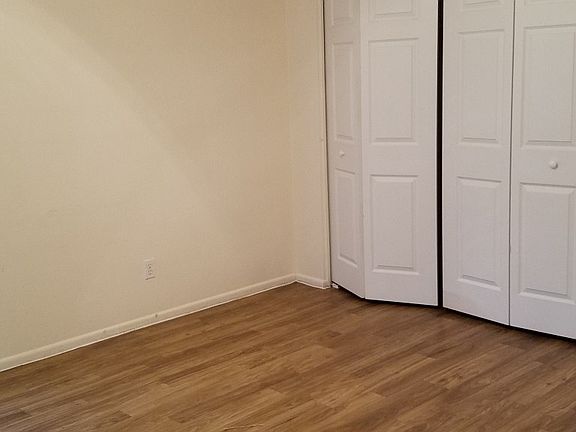 Bedrooms Have Ceiling Fans!