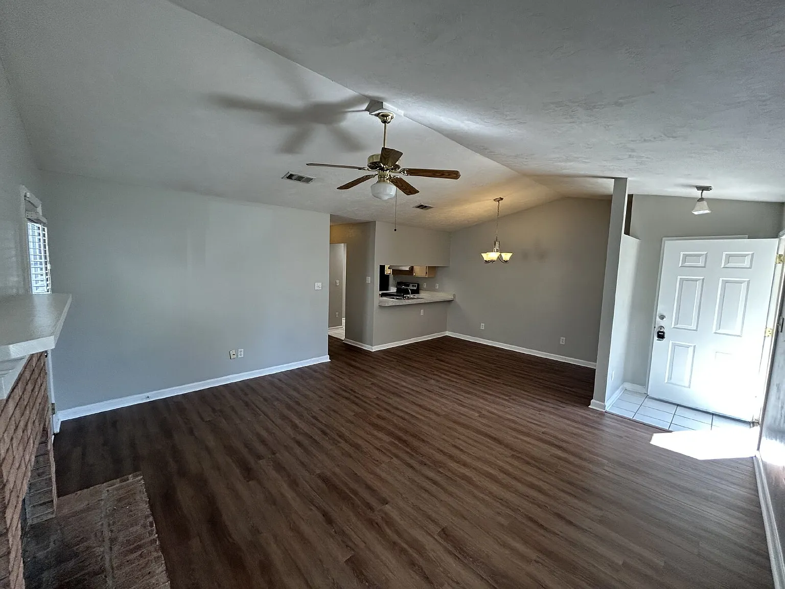 2 bed, 2.0 bath, 1100 sqft, $1,450 — Photo 4